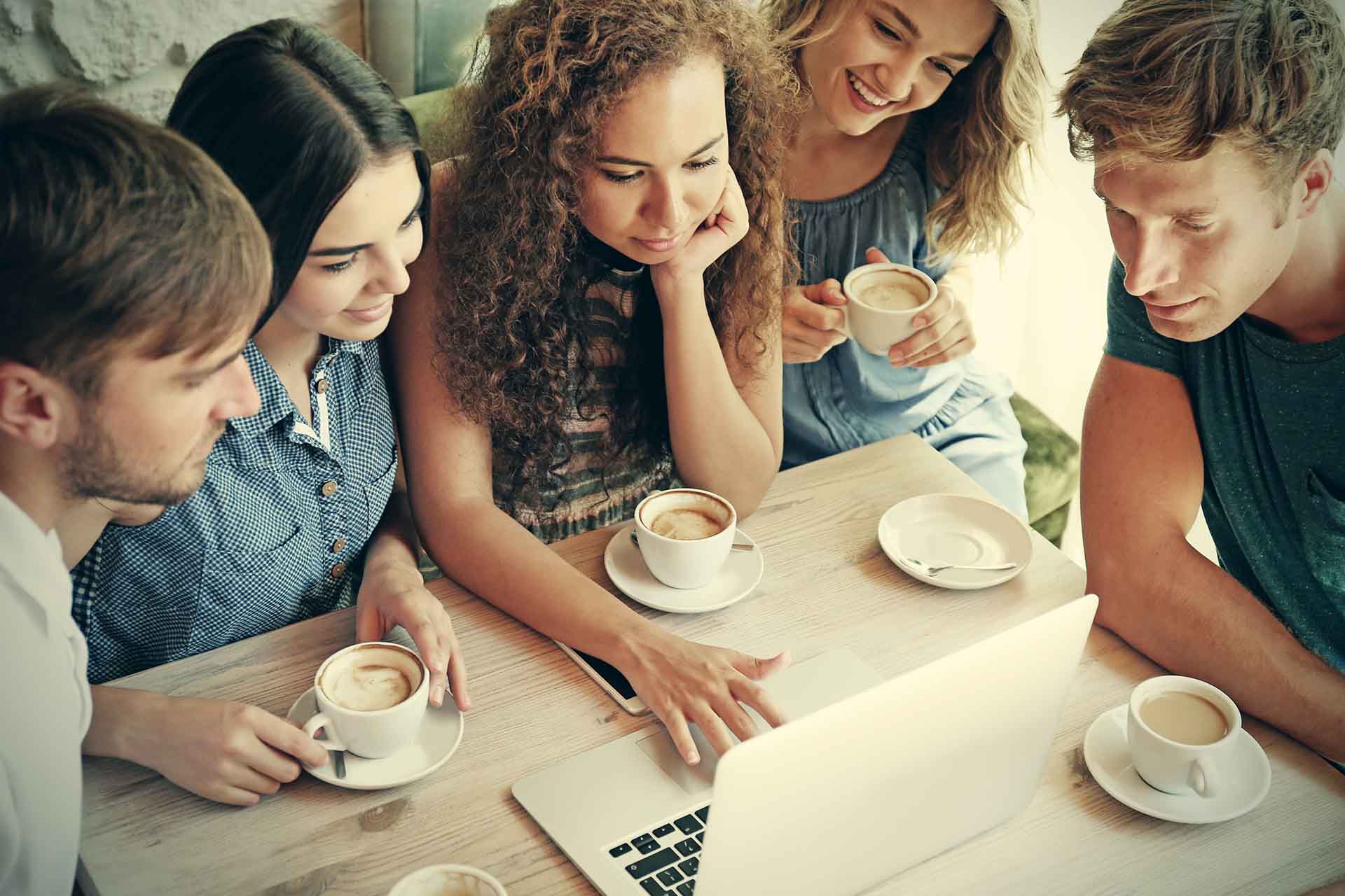 L'evoluzione del gusto: dall'alcol al caffè nelle abitudini italiane.